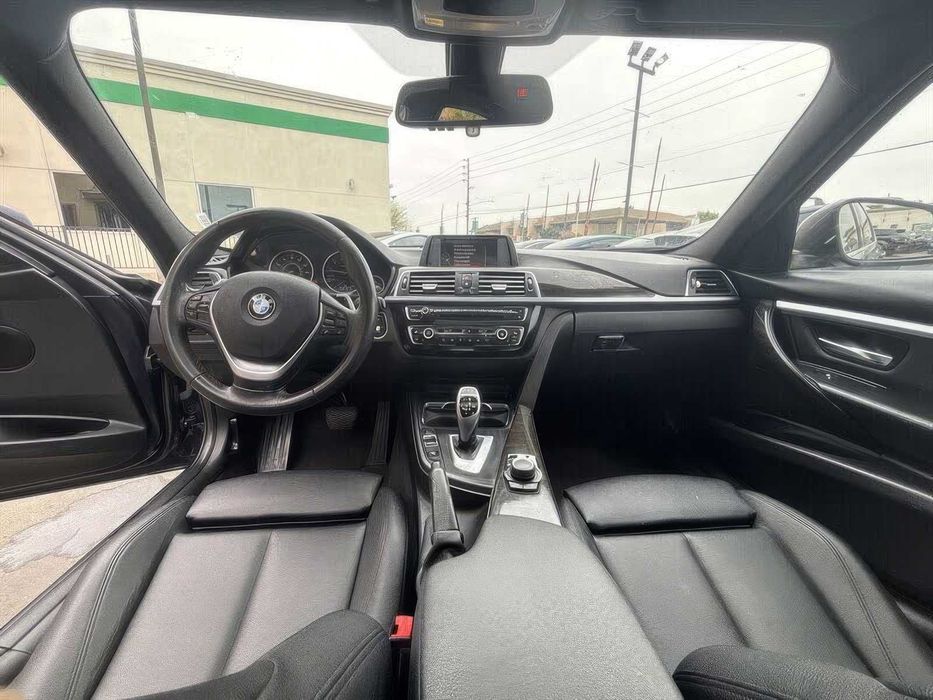 BMW 3 Series 330i      2017