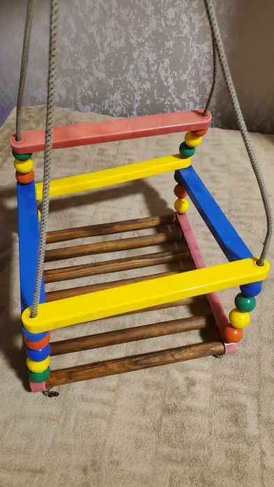 Гойдалки дитячі  у двох кольорах