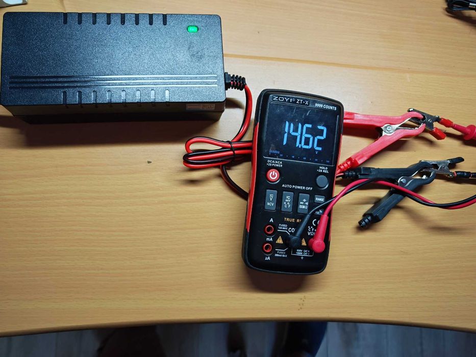 Зарядное устройство VariCore 14,6В 10А/20А и для 12В АКБ