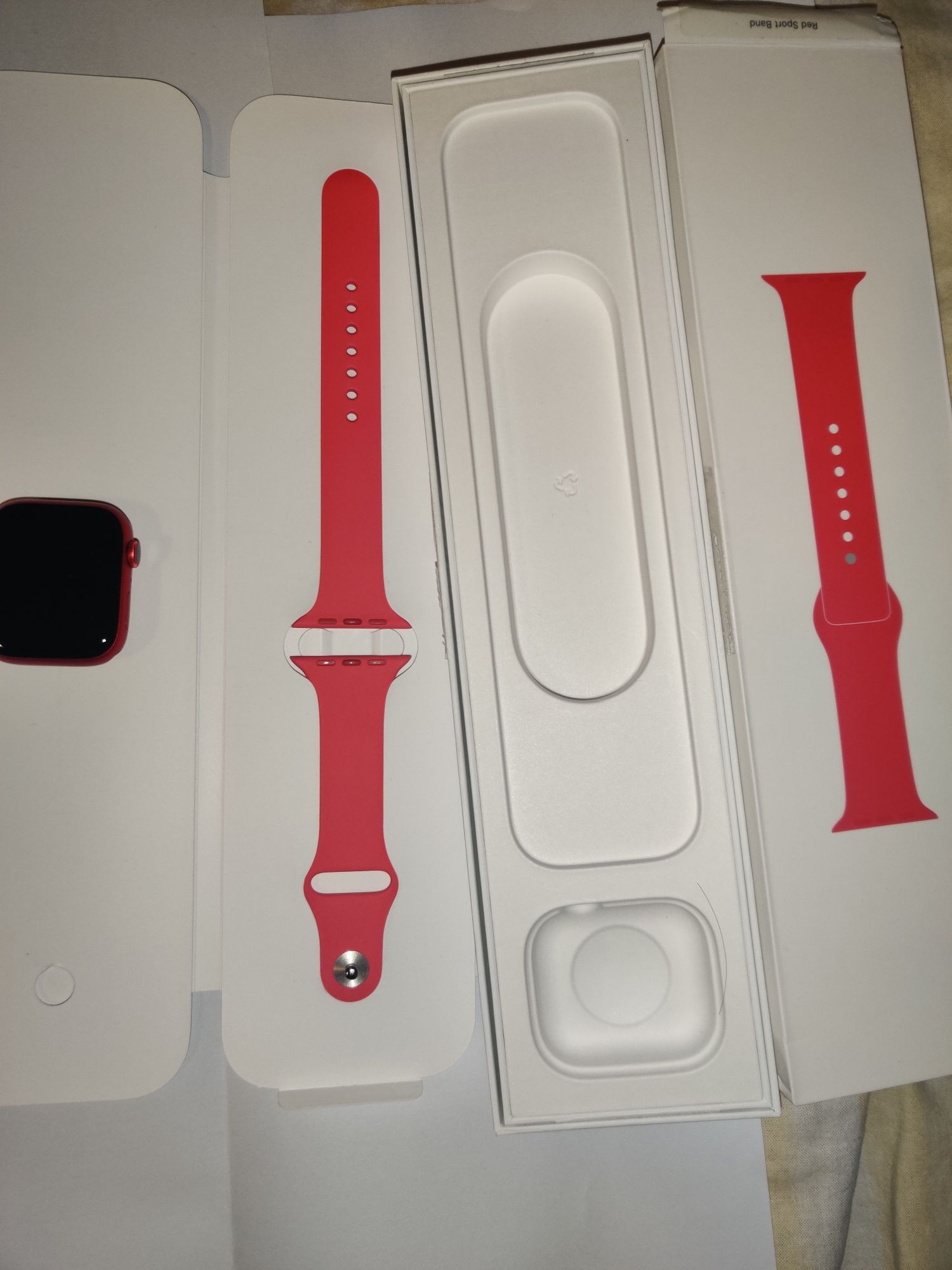 Apple Watch Series 8 45mm red