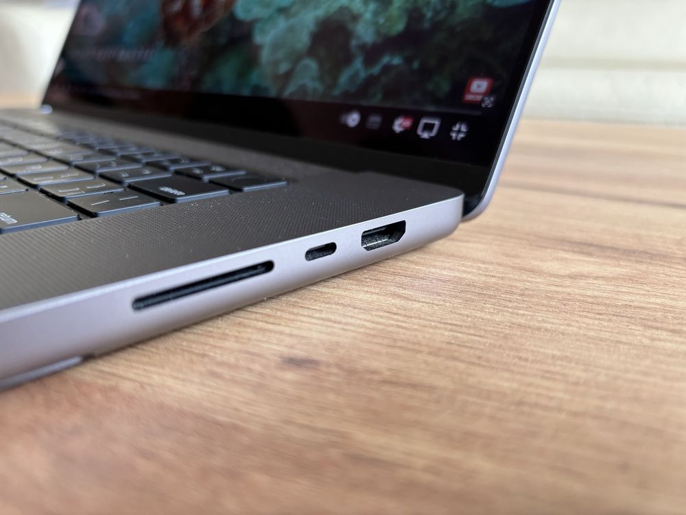 Продам ноутбук Apple MacBook Pro M1 Max