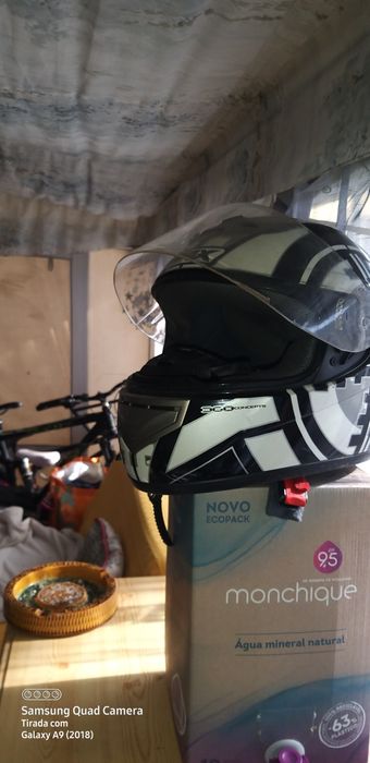 Capacete usado mas em bom estado.