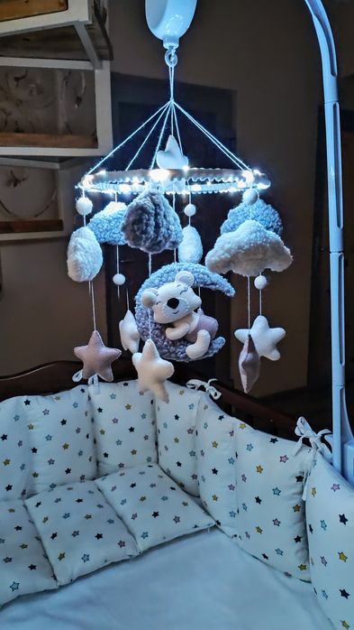 Мобиль из фетра ручной работы