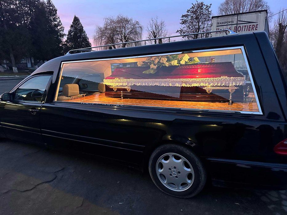 Надаємо послуги катафалка +380671112786