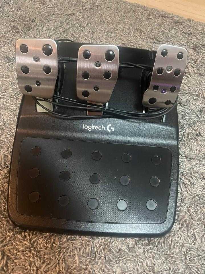 Kierownica Logitech G29 z pedałami i lewarkiem