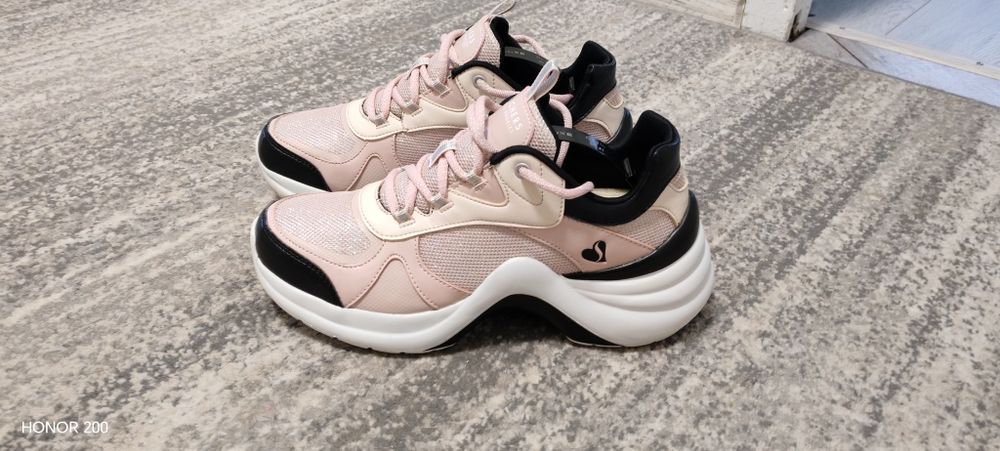 Снікерси sketches 40 p.