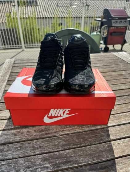 "Buty damskie Trampki"Nike_Air_Max_TN_Plus_czarny R. 44