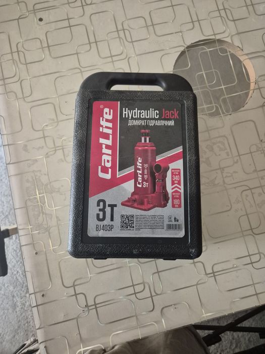 Продам домкрат на 3 тони