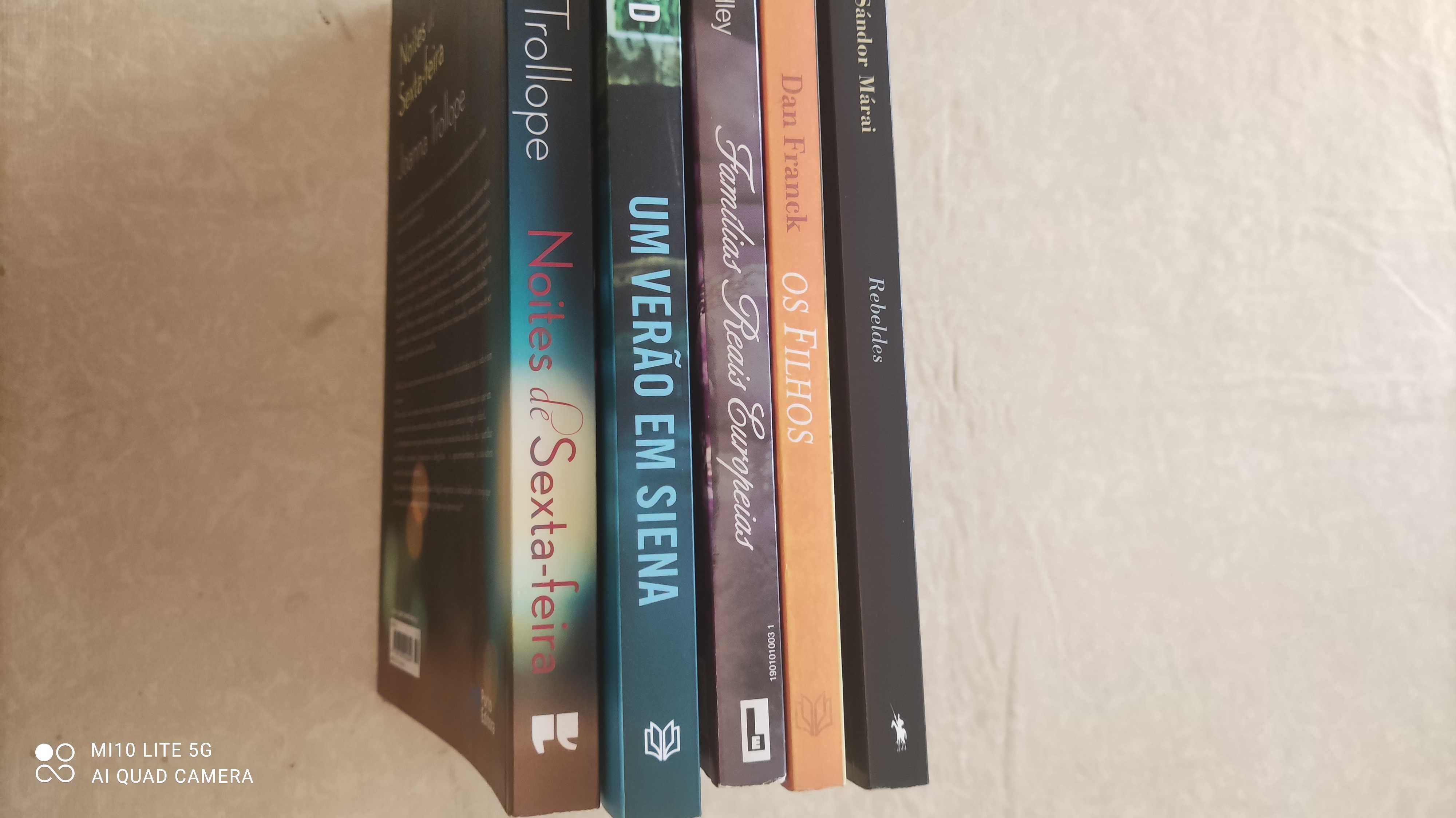Conjunto 5 livros em muito bom estado (só vendo o conjunto):