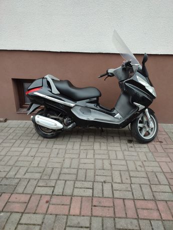 Piaggio X8 z roku 2004