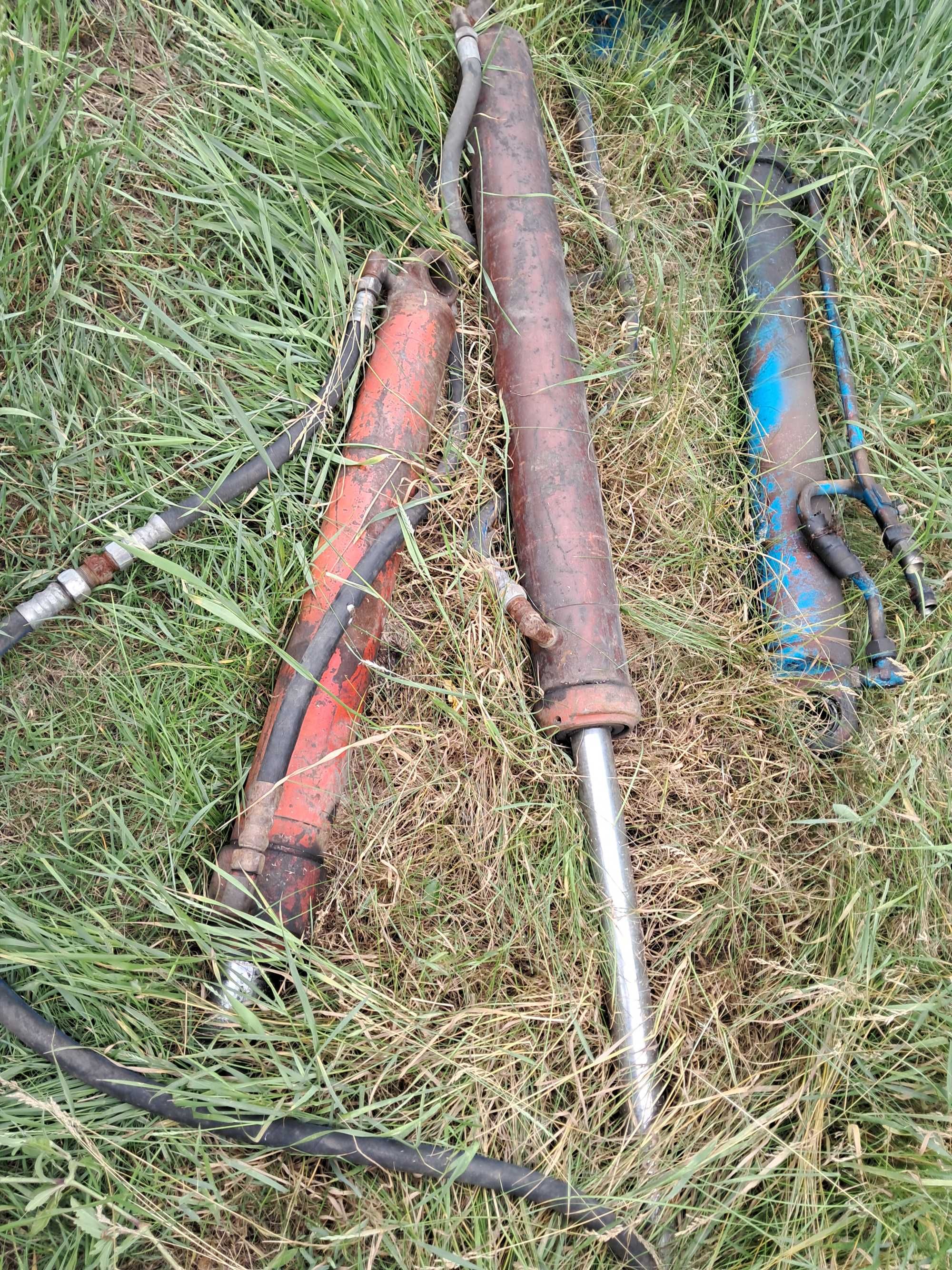 Гідроциліндр з задньої стріли Борекс