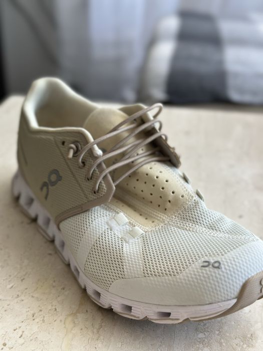 Кроси — on cloud 5