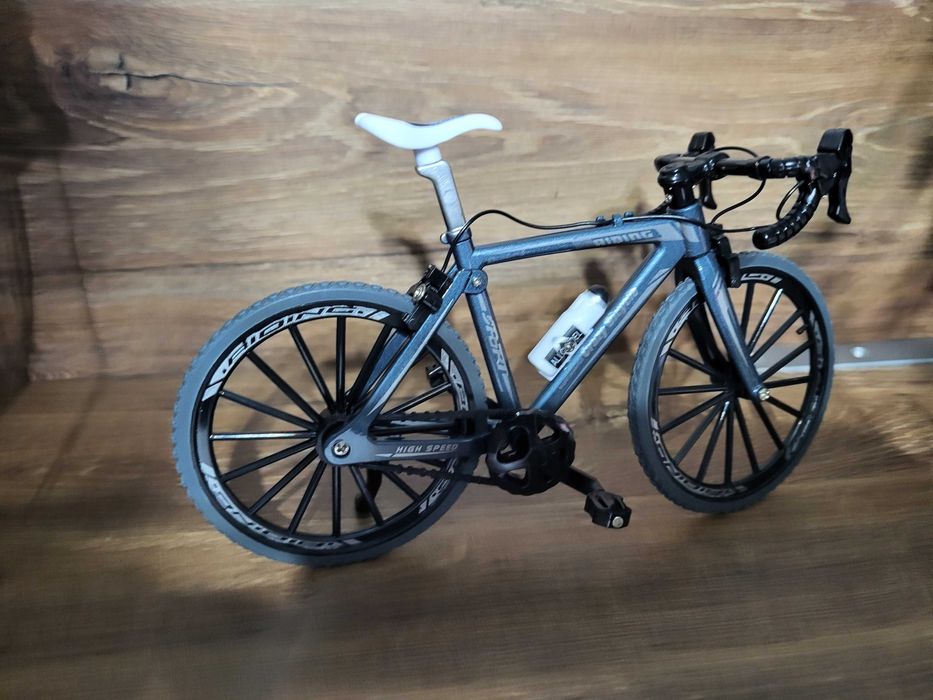 Rower szosowy-szosa -miniaturka