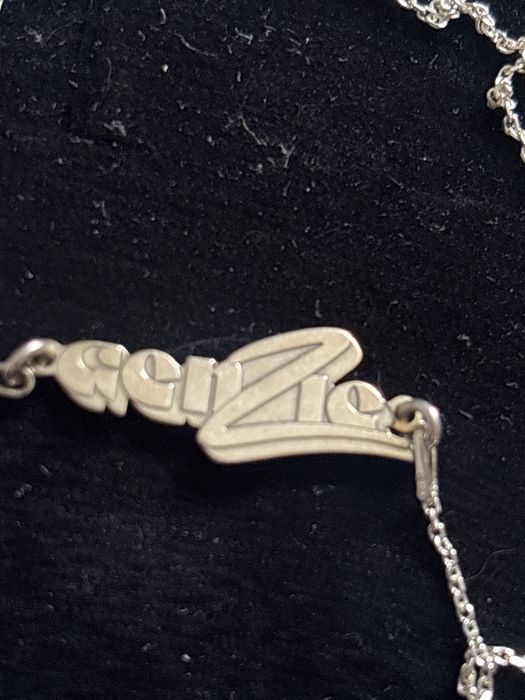 Srebny naszyjnik genzie