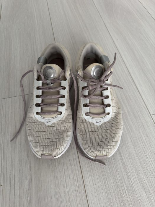 кросівки Nike Renew Serenity Run Women's