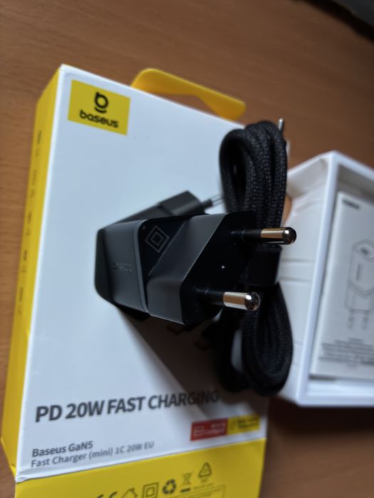 Найкомпактніша зарядка Baseus 20W GaN 5