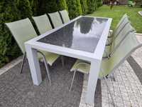 Aluminiowy stół ogrodowy wypełniony granitem
