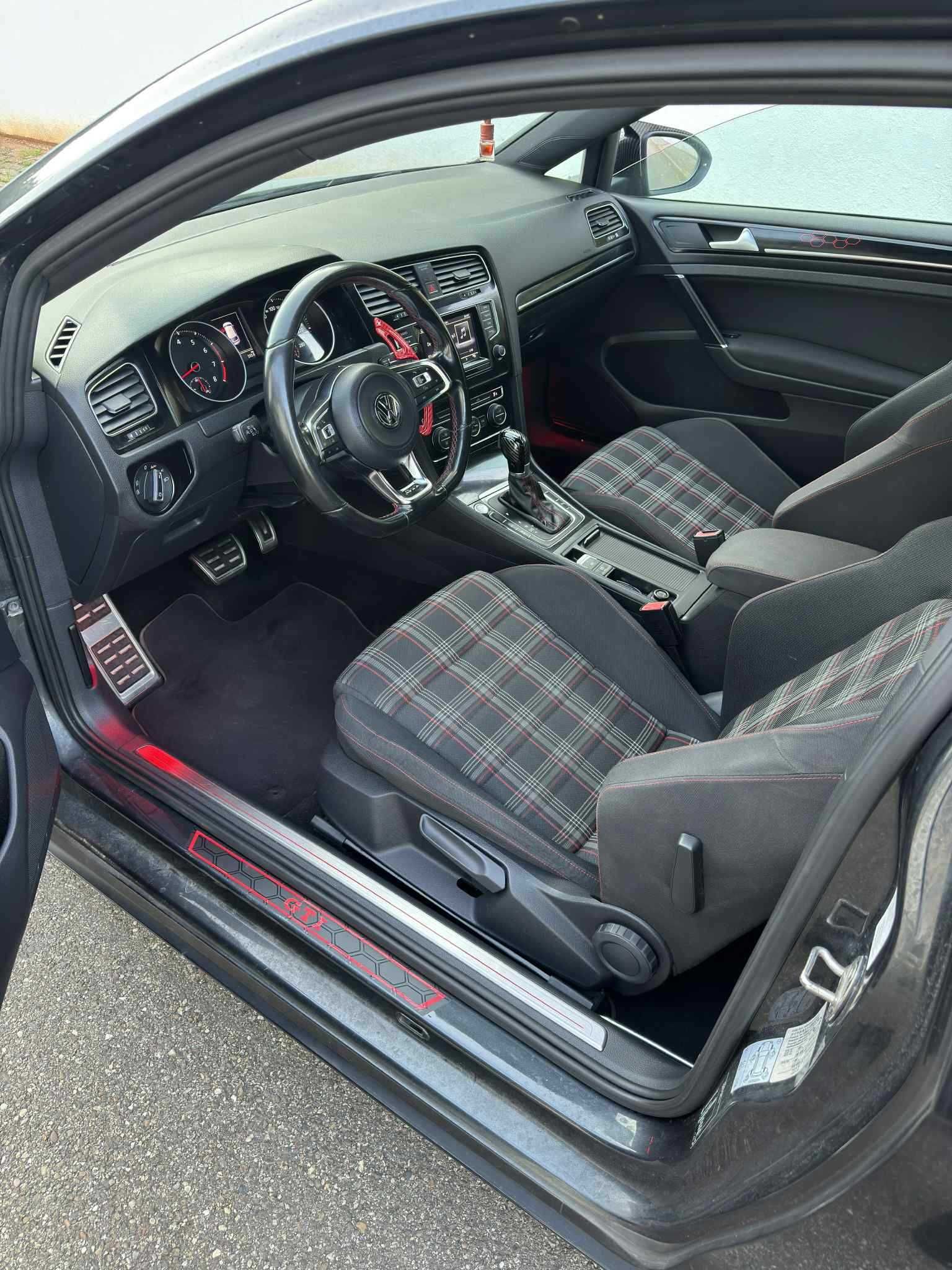 VW Golf 7 GTi DSG 2.0 Performance