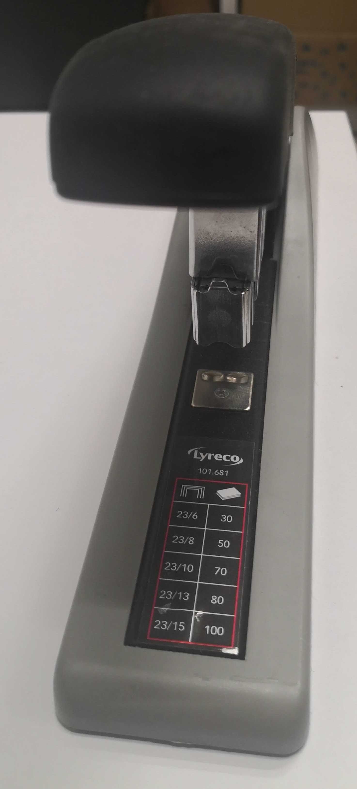 Zszywacz biurowy Lyreco heavy duty