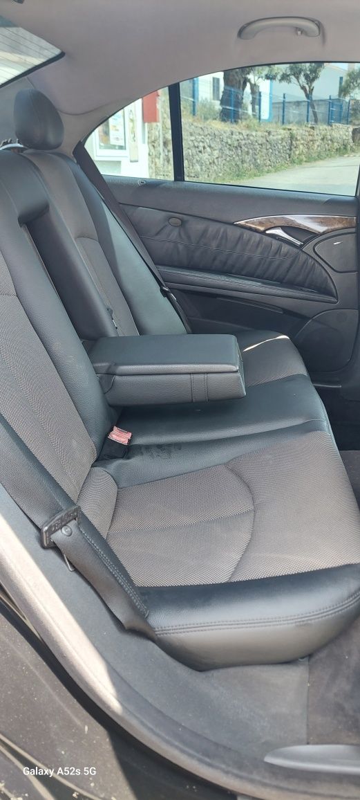Mercedes E220 CDI ano2003 com películas averbadas insp10/2026 pneu nov