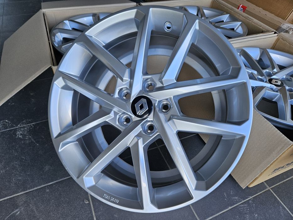Renault 18 " Nowe 5x114,3 Megane Talisman Laguna Felgi Srebrne Borbet