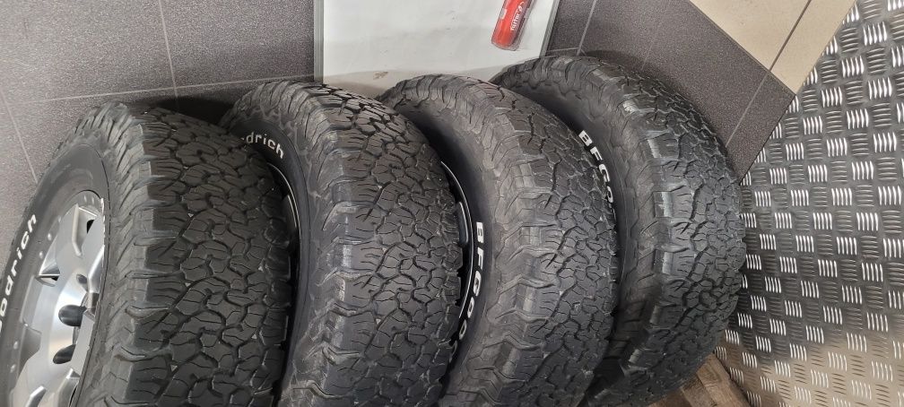 Opony 285/70R17   T/A