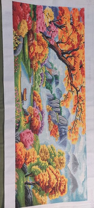 Картина вышита нитками