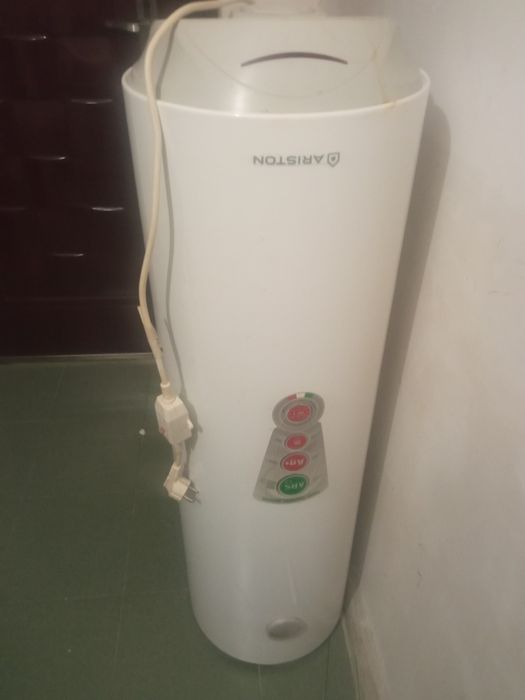 Бойлер Аристон 80л