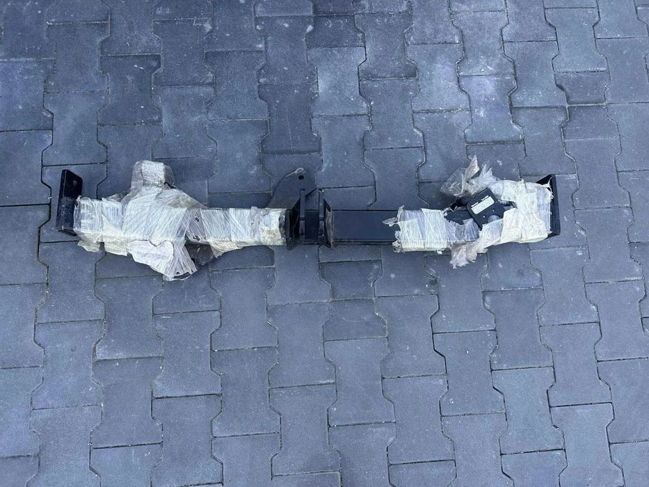 Hak holowniczy Ford Ranger (rocznik 2012) – komplet z wiązką