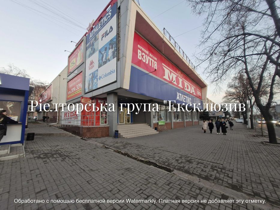 Пропонується в оренду приміщення у ТЦ на перехресті поруч з зупинкою