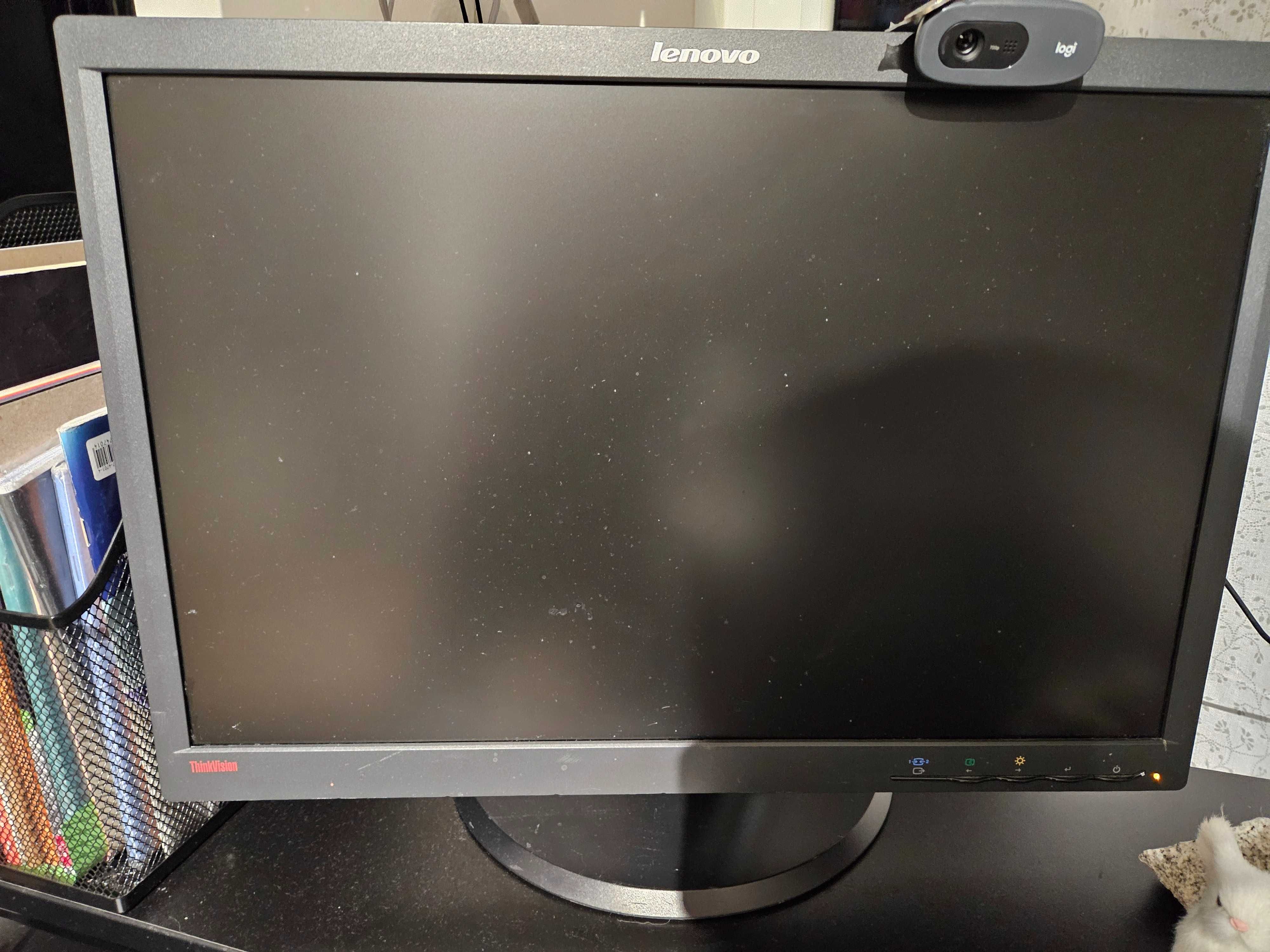Komputer stacjonarny Lenovo Monitor