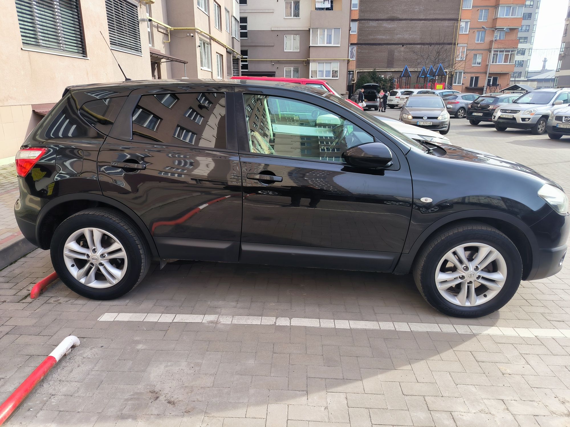 Продам Nissan , кінець 2012 року випуску