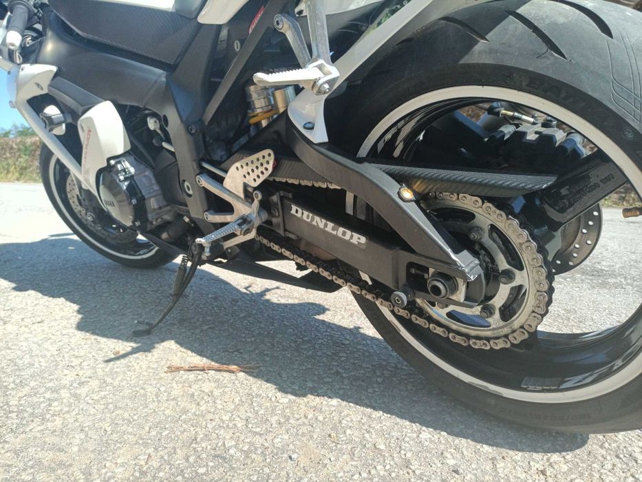 Yamaha YZF R1 como nova