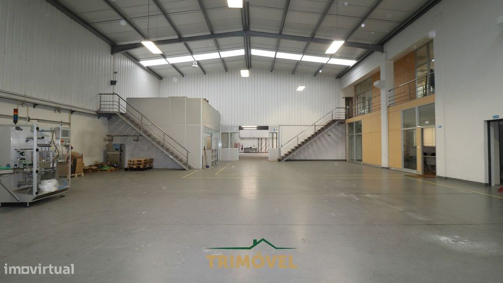 Fábrica/Indústria  Arrendamento em Nogueira do Cravo e Pindelo,Oliveir