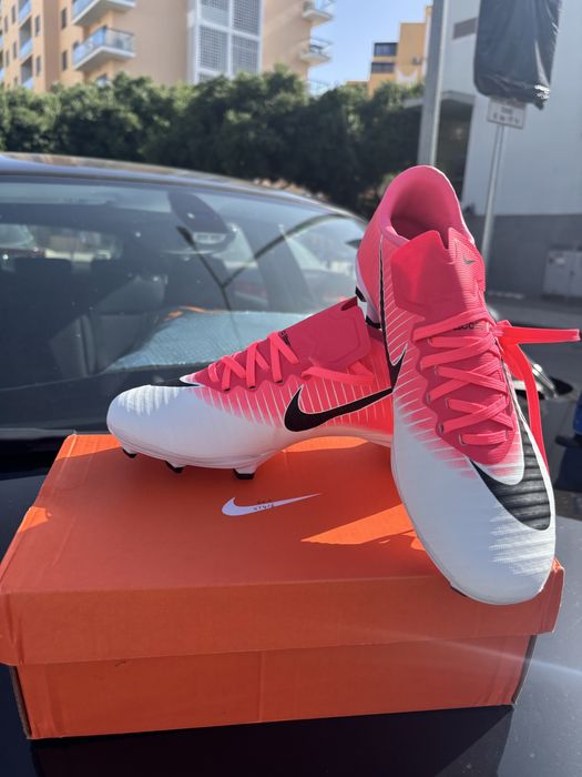 Sapatos de futebol Nike mercurial