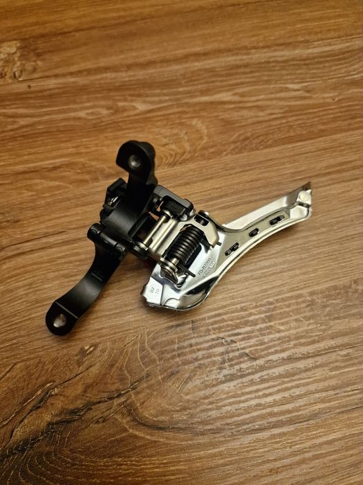 Przerzutka przednia Shimano 105 R8000. Nowa!