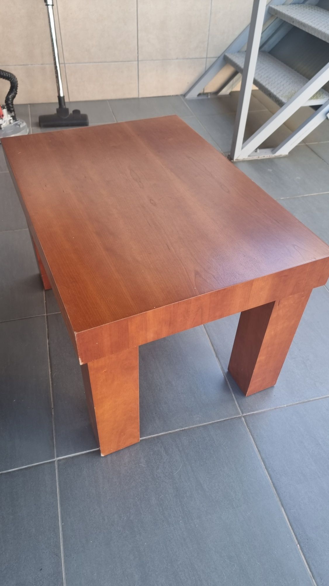 Mesa pequena sala