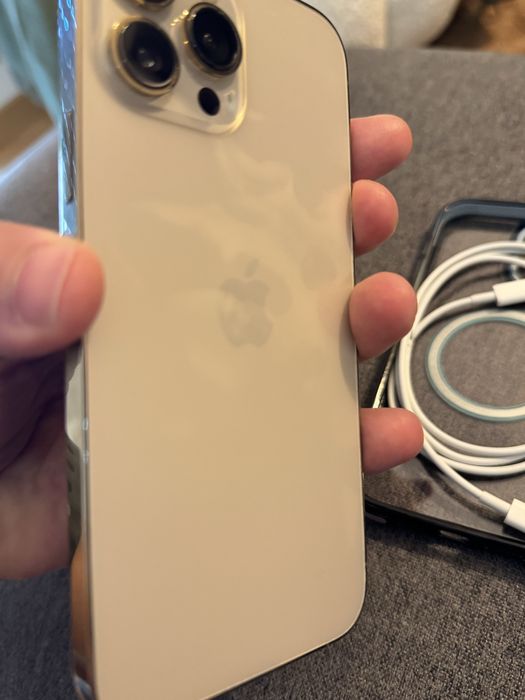 Iphone 13 pro max dourado
