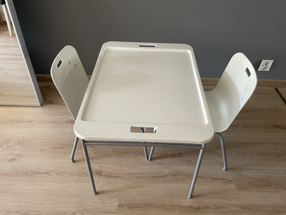 Stolik+krzesełka dla dziecka Ikea