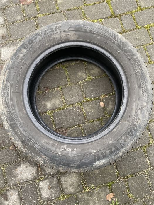 Goodyear 225 / 65 R 17 wielosezon