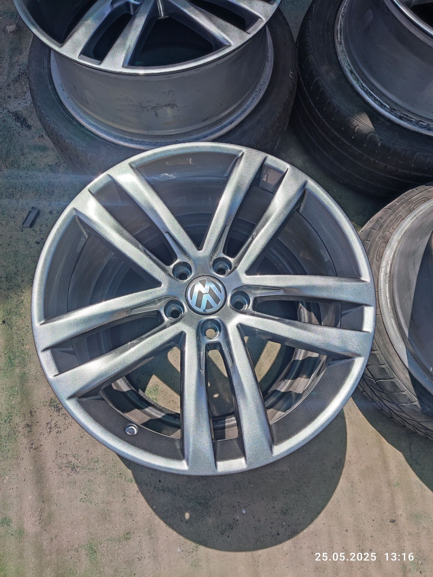 Диски 5/112 R19 оригінал Volkswagen Passat R-line
