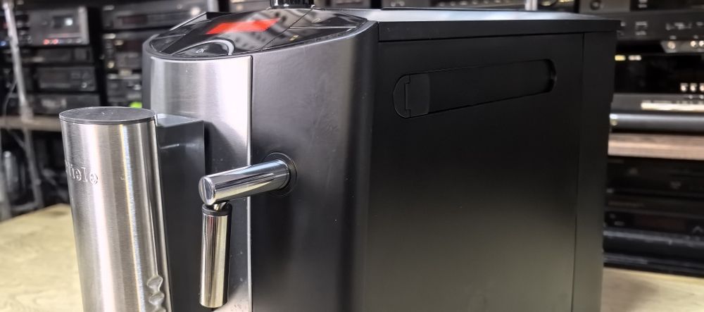 Кавова машина Miele CM5200