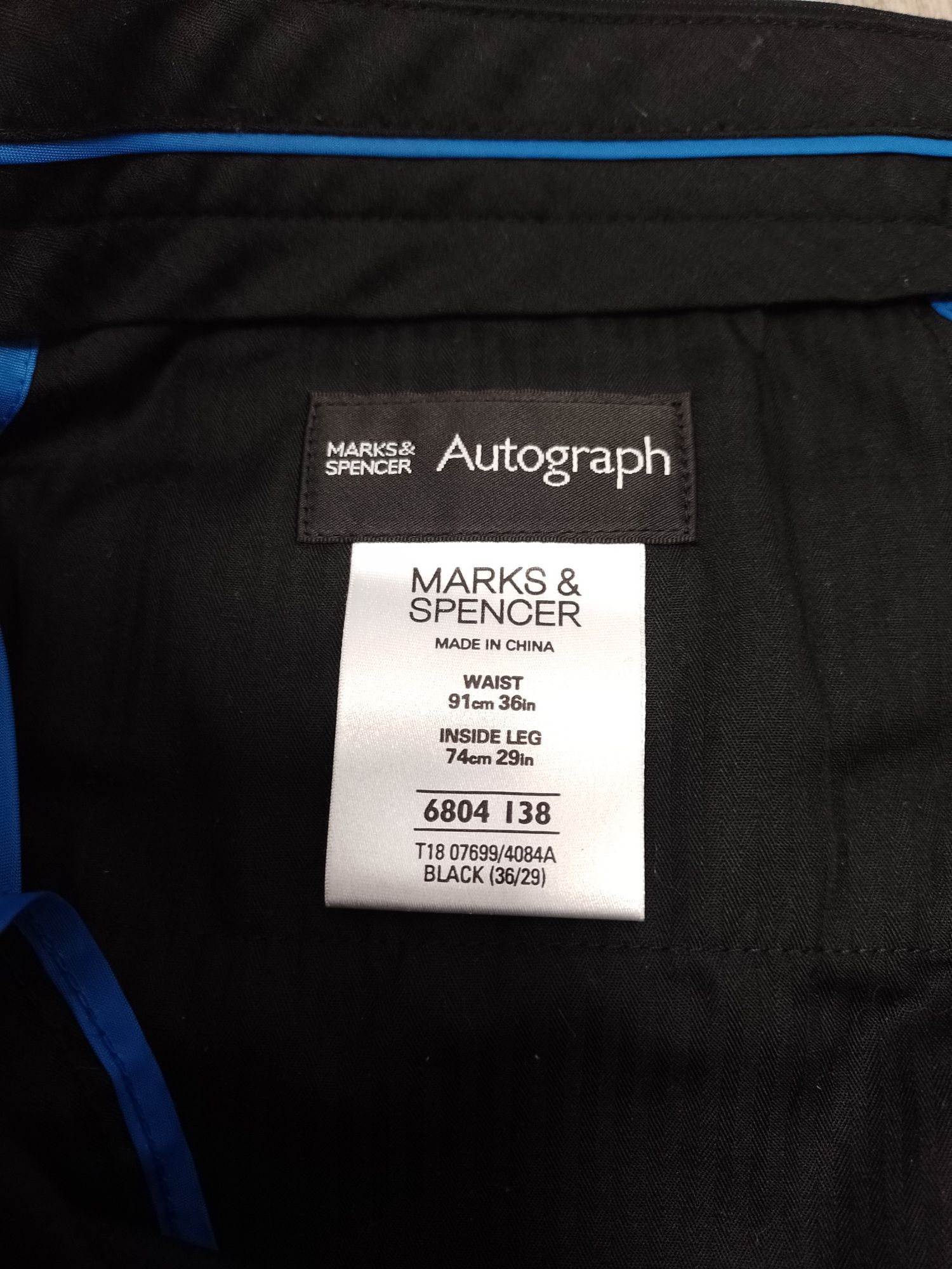 Sprzedam męskie czarne spodnie rozmiar L firmy Autograph.