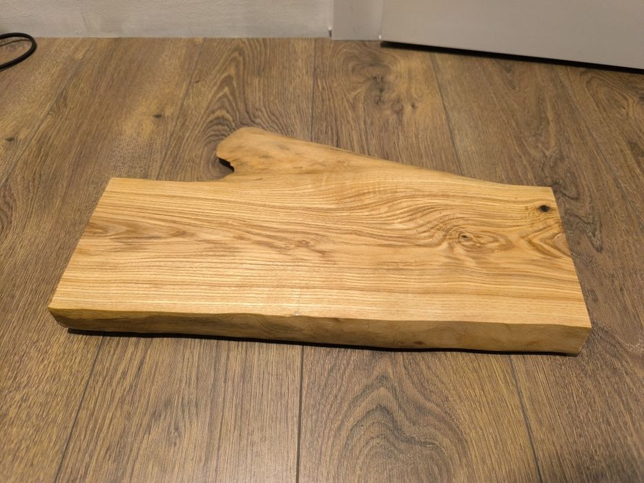 Deska do krojenia z litego drewna – ręcznie wykonana, unikatowy kształ