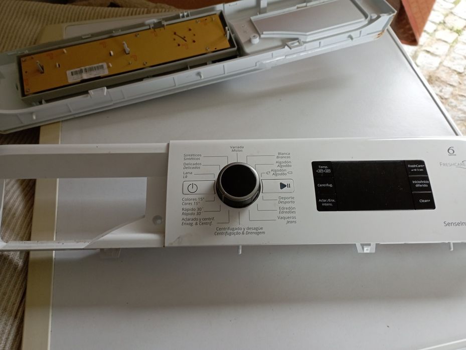 Placa e painel  da máquina de lavar roupa Whirlpool