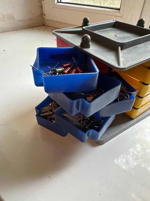 200 шт. Резисторы, конденсаторы СССР