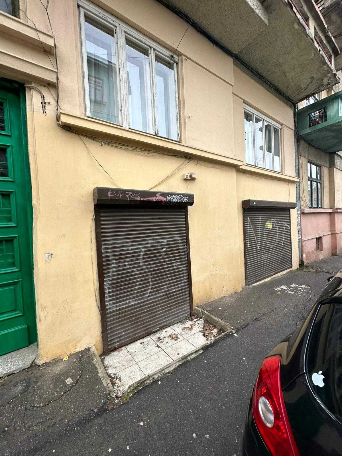 Приміщення 50 м2 з фасадним входом в центрі біля площі Філармонії