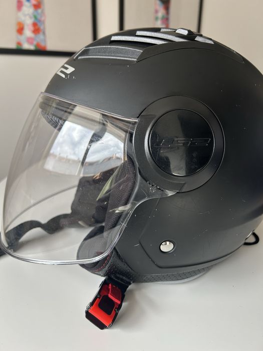 Dois capacetes de mota (usados) – venda em conjunto