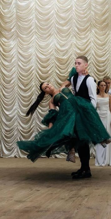 Випускне-вечірнє плаття