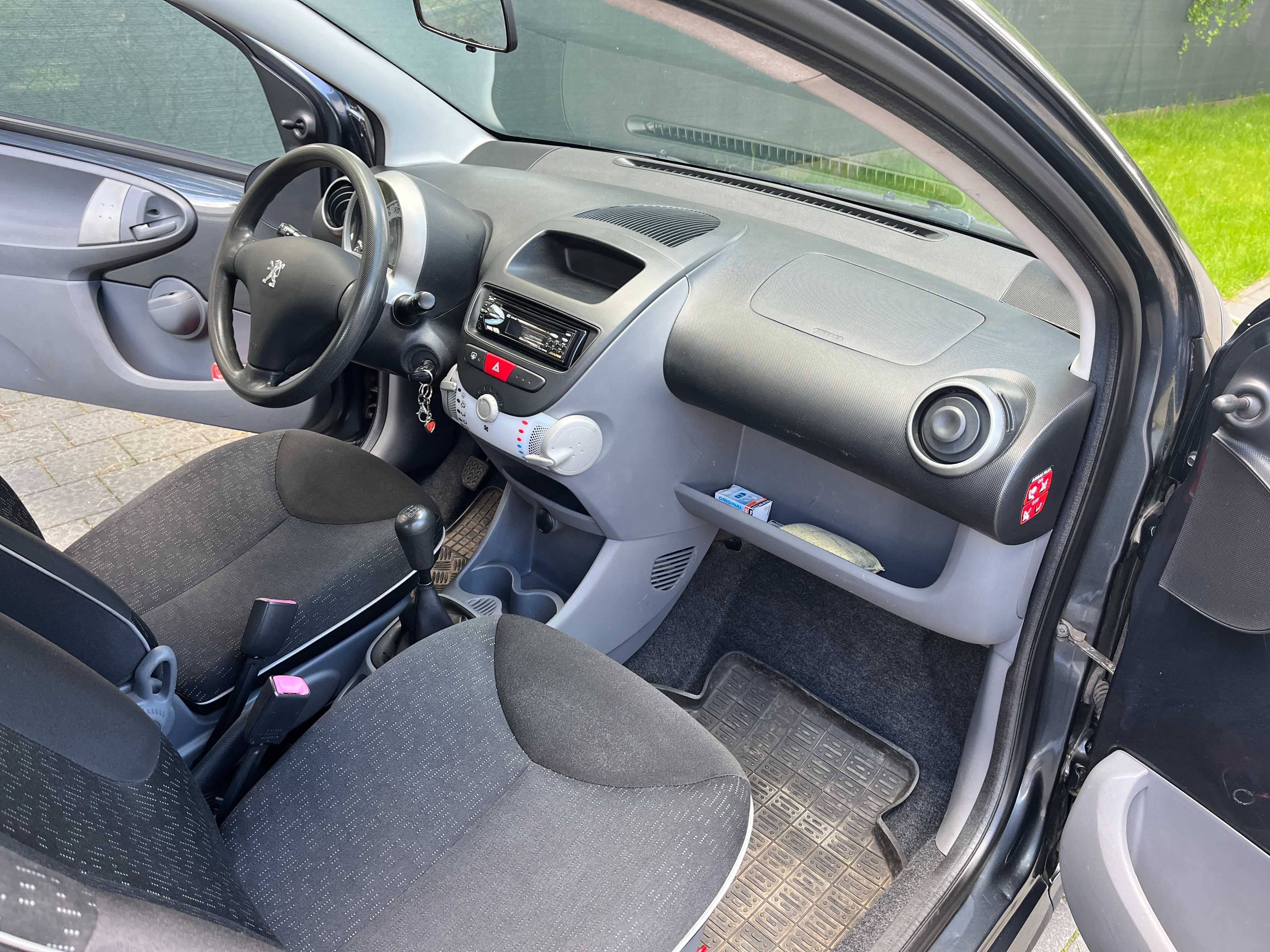 Peugeot 107 – 1.0 VTi 68KM – 2010 – Bezwypadkowy – 2 komplety kół